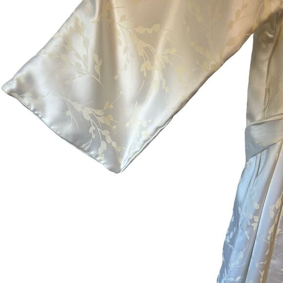 Natori Sleek satin jacquard Robe - Picture 6 of 13